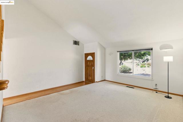 6223 Valroy Dr, San Jose CA: https://media.crmls.org/mediaz/5c7b23db-b38b-4d88-a61b-b8d8bc1750fb.jpg