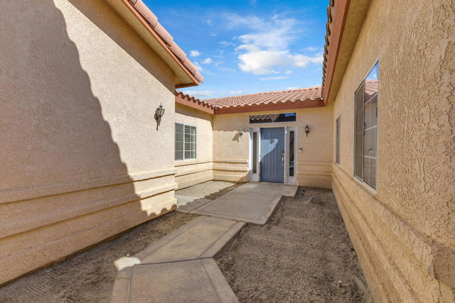 82210 Vandenberg Drive, Indio CA: https://media.crmls.org/mediaz/5c7b764c-59c4-42aa-8987-9ca964ef9de1.jpg