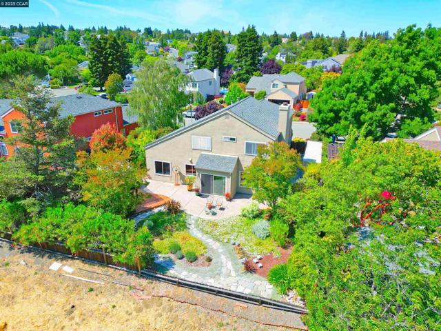 594 Morning Glory Dr, Benicia CA: https://media.crmls.org/mediaz/5c7c2731-4517-4e93-8a03-e6ce27134c1b.jpg