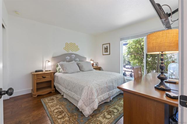 17924 Saint Andrews Dr, Poway CA: https://media.crmls.org/mediaz/5c7ca79d-54d7-4dd4-bed1-e66fc3dba40c.jpg