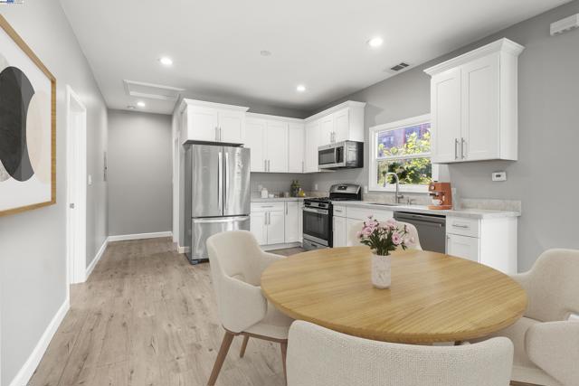 193 W Macarthur Blvd, Oakland CA: https://media.crmls.org/mediaz/5c7d1c72-5823-415d-87ef-7ebbdfa46bf1.jpg