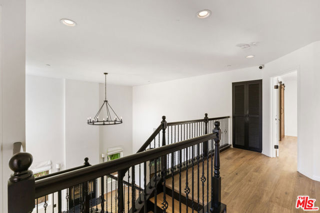 7676 Coldwater Canyon Court, North Hollywood CA: https://media.crmls.org/mediaz/5c7d296c-a692-4611-a771-ae2acdae6b43.jpg