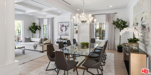 504 FOOTHILL Road, Beverly Hills CA: https://media.crmls.org/mediaz/5c7d2af1-9086-4602-965f-f8c859a189b8.jpg