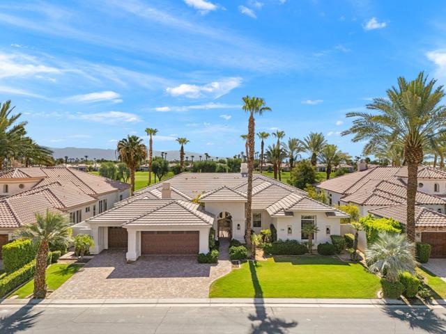 51464 Marbella Court, La Quinta CA: https://media.crmls.org/mediaz/5c7d40f0-8eca-4a7d-9bde-74500ff831cd.jpg