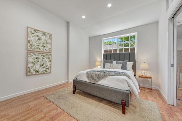 545 W Dana Street, Mountain View CA: https://media.crmls.org/mediaz/5c7e24af-624a-4664-95bb-3a9f255fd0c7.jpg