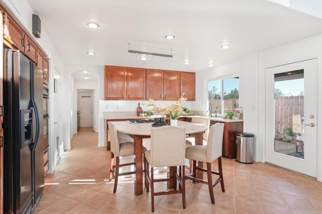 Detail Gallery Image 13 of 31 For 2288 Boulders Ct, Alpine,  CA 91901 - 4 Beds | 3 Baths