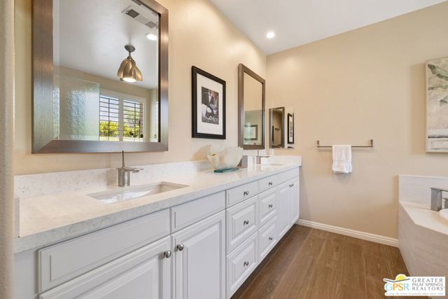1850 Savanna Way, Palm Springs CA: https://media.crmls.org/mediaz/5c7e6cf1-ce1d-4230-8a99-b80fa50a0889.jpg