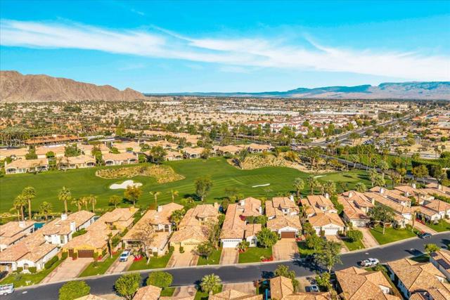48385 Vista Calico, La Quinta CA: https://media.crmls.org/mediaz/5c7f861e-cd11-4284-82d7-2efcb21bbfe8.jpg