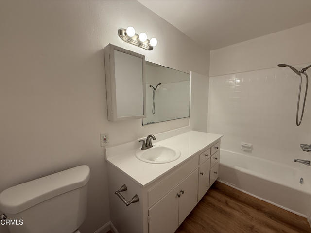 Detail Gallery Image 8 of 9 For 4208 Russell Ave #4,  Los Angeles,  CA 90027 - 1 Beds | 1 Baths