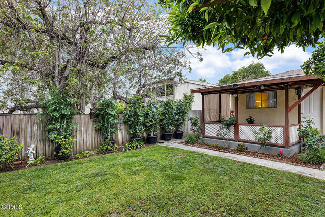 250 S Berkeley Avenue, Pasadena CA: https://media.crmls.org/mediaz/5c808580-9316-4ed0-9a6e-2a081f30c948.jpg