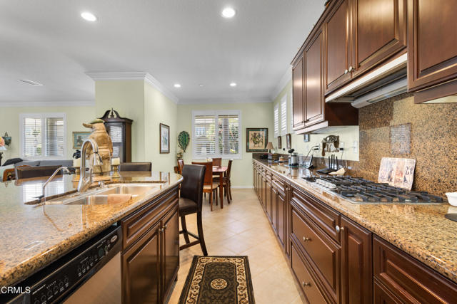 Detail Gallery Image 9 of 50 For 4003 Galapagos Way, Oxnard,  CA 93035 - 4 Beds | 3 Baths