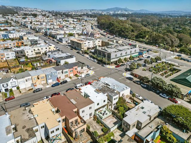2687 45th Avenue, San Francisco CA: https://media.crmls.org/mediaz/5c8196a2-354d-4ece-a6dc-7b81b48610bc.jpg