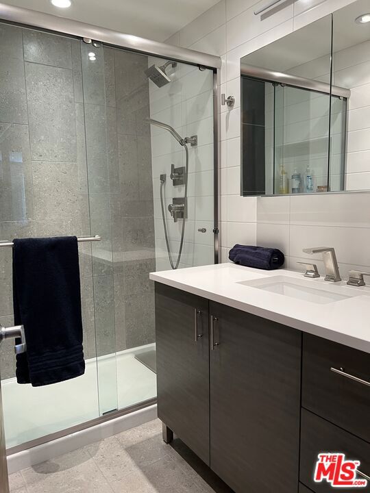 1440 Veteran Avenue, Los Angeles CA: https://media.crmls.org/mediaz/5c82c270-fc7e-4ec8-8766-0ca511e26d84.jpg