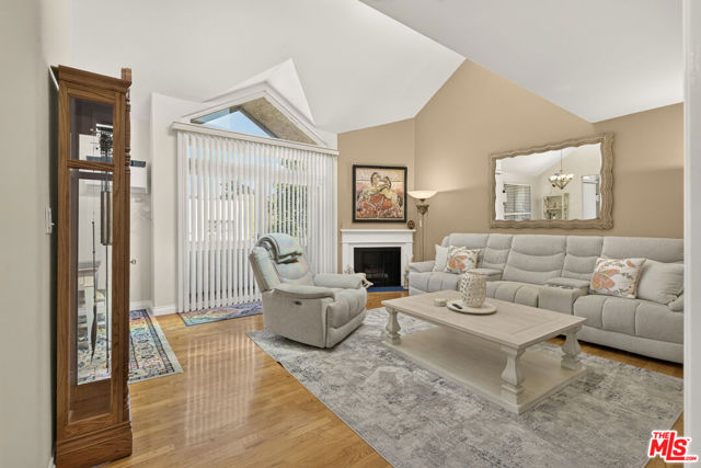 9707 Charnock Avenue, 203 photo 4