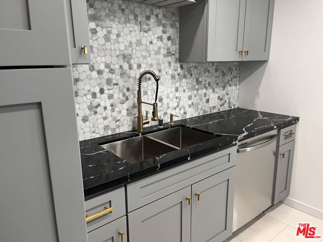 10787 Wilshire Boulevard, Los Angeles CA: https://media.crmls.org/mediaz/5c82e7b6-7b97-492d-b2cc-9840bfcf41ef.jpg