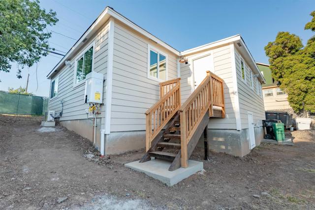 6327 Brooklyn Ave, San Diego CA: https://media.crmls.org/mediaz/5c82eef4-7f9f-4dff-89c3-87a2c70030e0.jpg