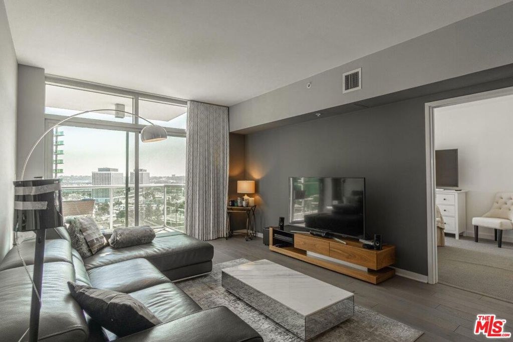 13700 Marina Pointe Drive #1431