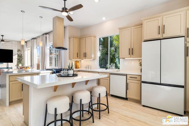 35871 Calle Raphael, Cathedral City CA: https://media.crmls.org/mediaz/5c83e766-0c17-4665-97c4-cd1b1e991f62.jpg