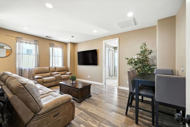1682 May Ave, Chula Vista CA: https://media.crmls.org/mediaz/5c843334-1df0-4f5a-a3c4-22854370641d.jpg