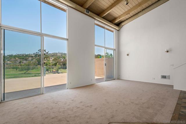 2544 Navarra Rd, Carlsbad CA: https://media.crmls.org/mediaz/5c858022-b573-49c0-b51a-5b4fa6373d7a.jpg