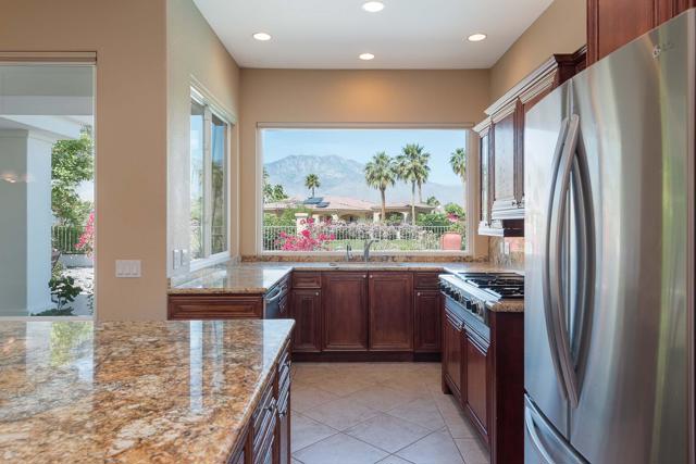 35010 Vista Del Ladero, Rancho Mirage CA: https://media.crmls.org/mediaz/5c85d9f8-10bc-410d-b4c2-948e290eb8f5.jpg