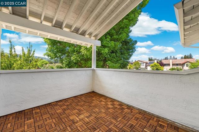 110 Santa Rosa Pl, San Ramon CA: https://media.crmls.org/mediaz/5c85f202-d552-47e2-bb2b-8dbb5207d933.jpg