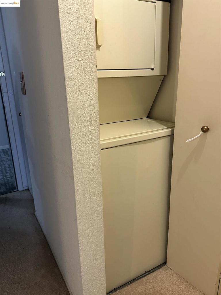 https://media.crmls.org/mediaz/5c85f294-b368-4df4-b6ce-ac752b1fa75e.jpg?preset=X-Large