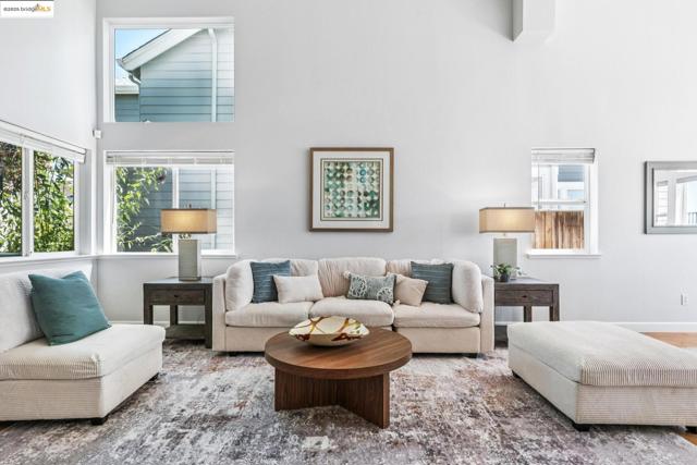 3 Harbor View Dr, Richmond CA: https://media.crmls.org/mediaz/5c85fecc-5380-433a-8ea5-348b807e4dbf.jpg