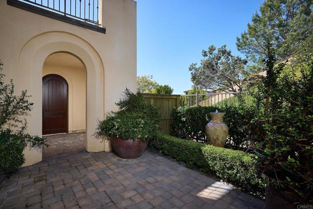 Detail Gallery Image 7 of 55 For 6626 Halite Pl, Carlsbad,  CA 92009 - 5 Beds | 4/1 Baths