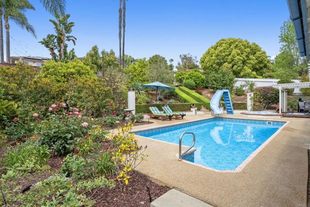 620 Lacrosse Place, Escondido CA: https://media.crmls.org/mediaz/5c877901-44ac-444f-8fa1-79d7ce1dd451.jpg