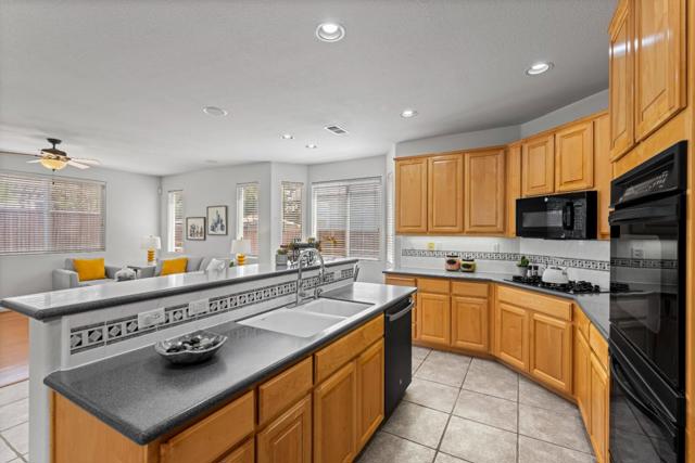 1515 Dovetail Way, Gilroy CA: https://media.crmls.org/mediaz/5c87d6bb-2b83-4f3a-9ed2-85ca7f790c07.jpg
