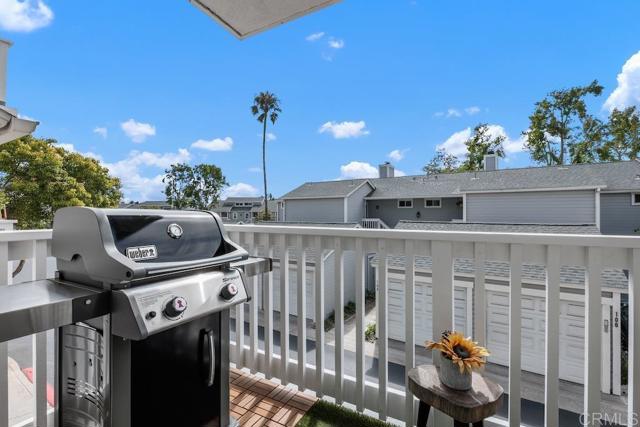 105 Mangano Circle, Encinitas CA: https://media.crmls.org/mediaz/5c88e363-6a07-417a-8df4-d4dd1dcb90c9.jpg