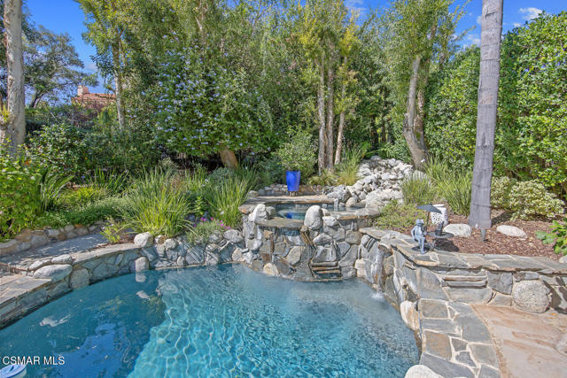 1732 Crooked Trail Place, Westlake Village CA: https://media.crmls.org/mediaz/5c891269-40fc-4199-b825-6d8cc0595f11.jpg