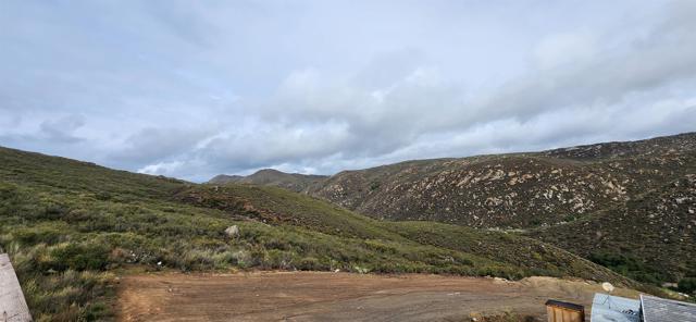 19832 Japatul Rd, Alpine CA: https://media.crmls.org/mediaz/5c89a6f9-2e6b-4e37-b751-bac8f91859fa.jpg