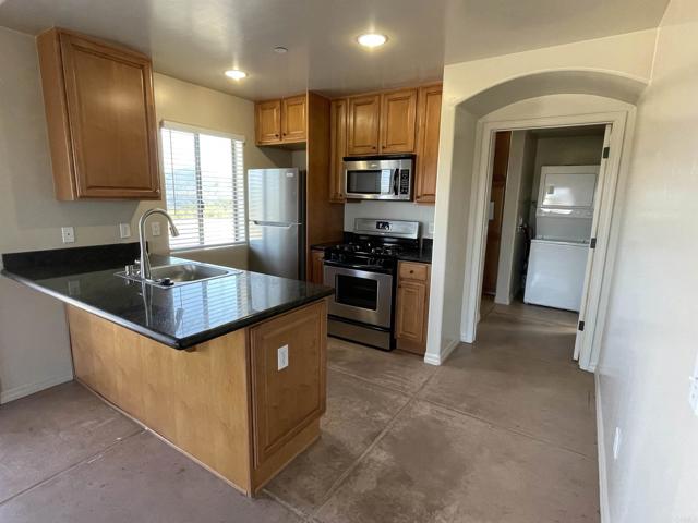 12478 Hillpoint Court, Valley Center CA: https://media.crmls.org/mediaz/5c8a02aa-3586-4661-b97b-0813c5fa3b49.jpg