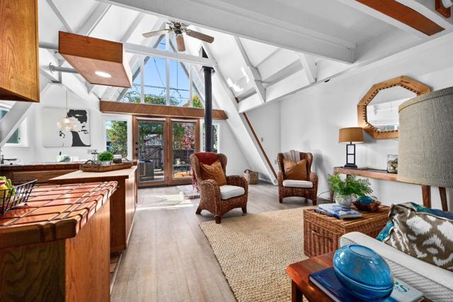 360 36th Avenue, Santa Cruz CA: https://media.crmls.org/mediaz/5c8a0736-68ee-417e-a9fe-2a7cab5961d4.jpg