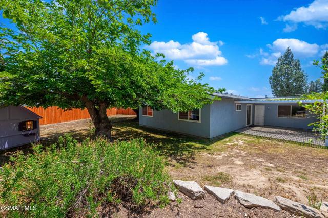 4894 Muirwood Court, Simi Valley CA: https://media.crmls.org/mediaz/5c8a1aea-b5d7-4fdc-9d25-ee07f3482dab.jpg