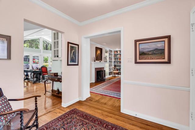 1313 E Palm Street, Altadena CA: https://media.crmls.org/mediaz/5c8a427f-abde-4099-af99-37932f2638bd.jpg