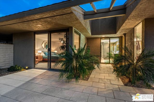 59 Cornell Drive, Rancho Mirage CA: https://media.crmls.org/mediaz/5c8a5d68-47db-49ff-b485-494c399c8783.jpg