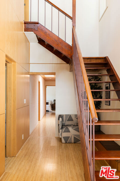 7349 Pacific View Drive, Los Angeles CA: https://media.crmls.org/mediaz/5c8a74fd-5845-405f-9aa9-cf08df75aac5.jpg