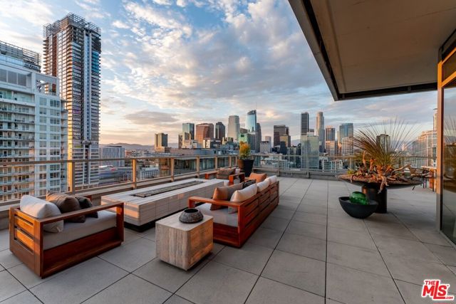 3 Bed Home for Sale in Los Angeles, California