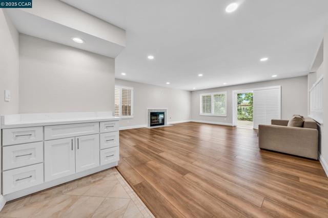 4020 Westminster Pl, Danville CA: https://media.crmls.org/mediaz/5c8b42c8-bee5-4f3a-9d3d-758eee1e4406.jpg
