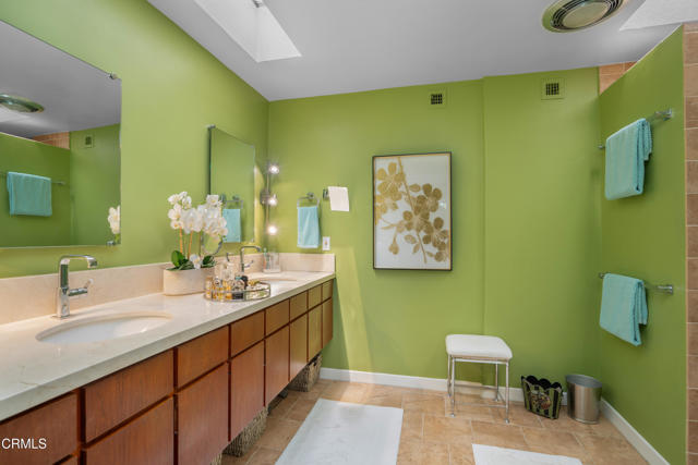 Detail Gallery Image 27 of 44 For 108 S Grand Ave, Pasadena,  CA 91105 - 3 Beds | 2/1 Baths