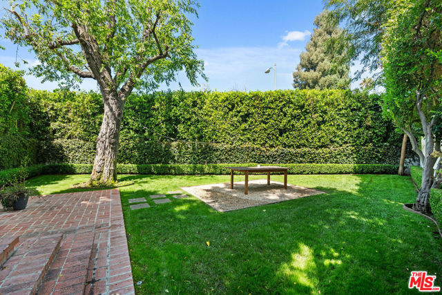 4164 Davana Road, Sherman Oaks CA: https://media.crmls.org/mediaz/5c8c32b0-0bd1-46e8-b5a3-f39913726180.jpg
