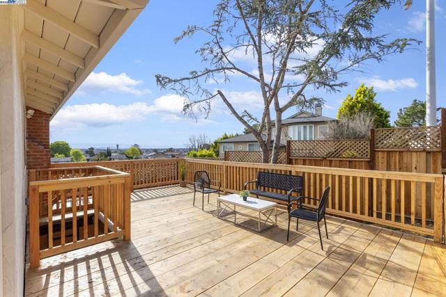 365 Monaco Ave, Union City CA: https://media.crmls.org/mediaz/5c8c473e-d851-40d0-9125-33fd6bbc72cd.jpg