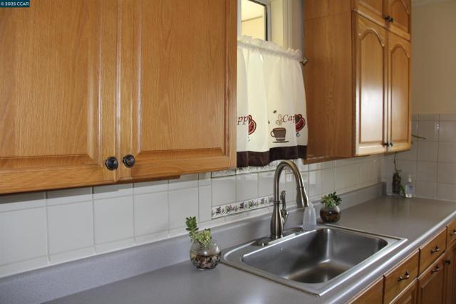 340 Carnegie Dr, Milpitas CA: https://media.crmls.org/mediaz/5c8d5093-c942-4a68-b84b-c574bde9a905.jpg