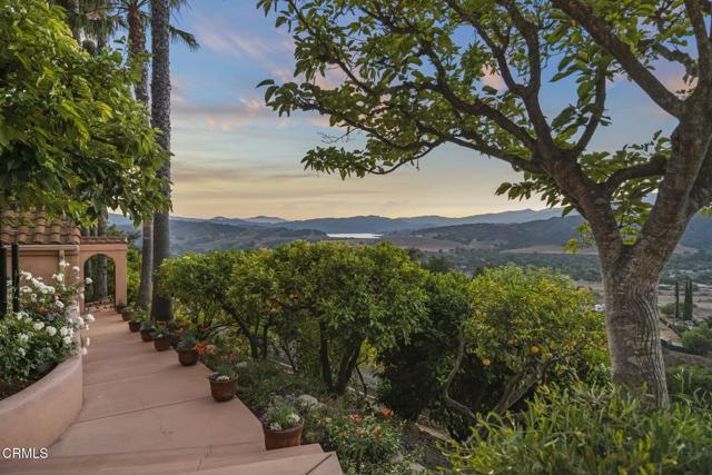 10920 Ventura Avenue, Oak View CA: https://media.crmls.org/mediaz/5c8d7ce6-96bd-40e9-b74e-bcb8bee91f1d.jpg