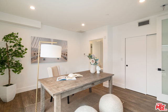 6871 Fountain Avenue, Los Angeles CA: https://media.crmls.org/mediaz/5c8d8872-c456-4ff2-a2c5-e1ee6a35827c.jpg