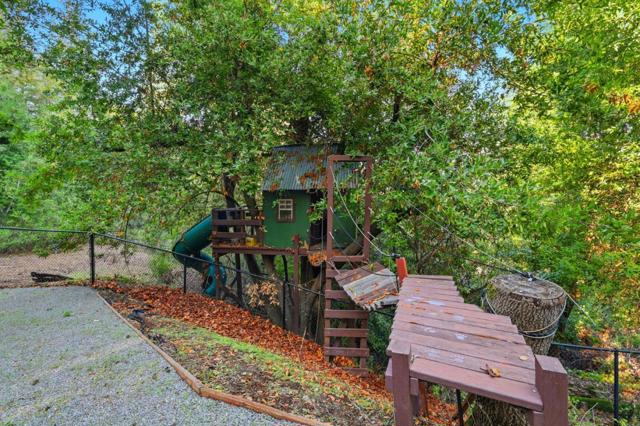 20715 Brush Road, Los Gatos CA: https://media.crmls.org/mediaz/5c8f0b01-258a-4951-a4b6-038768bcf1f3.jpg