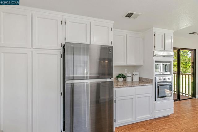 8366 Riesling Way, San Jose CA: https://media.crmls.org/mediaz/5c8f7520-1eae-4468-bd1f-e2be0e2b66c7.jpg